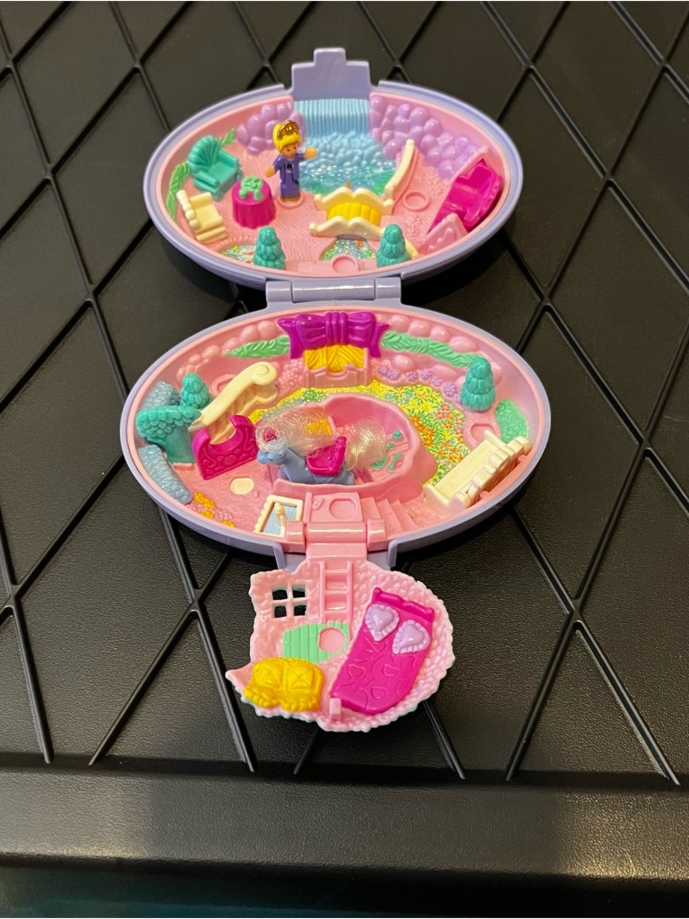 Bluebird Polly Pocket 1995 Unicorn Meadow Complete Compact
